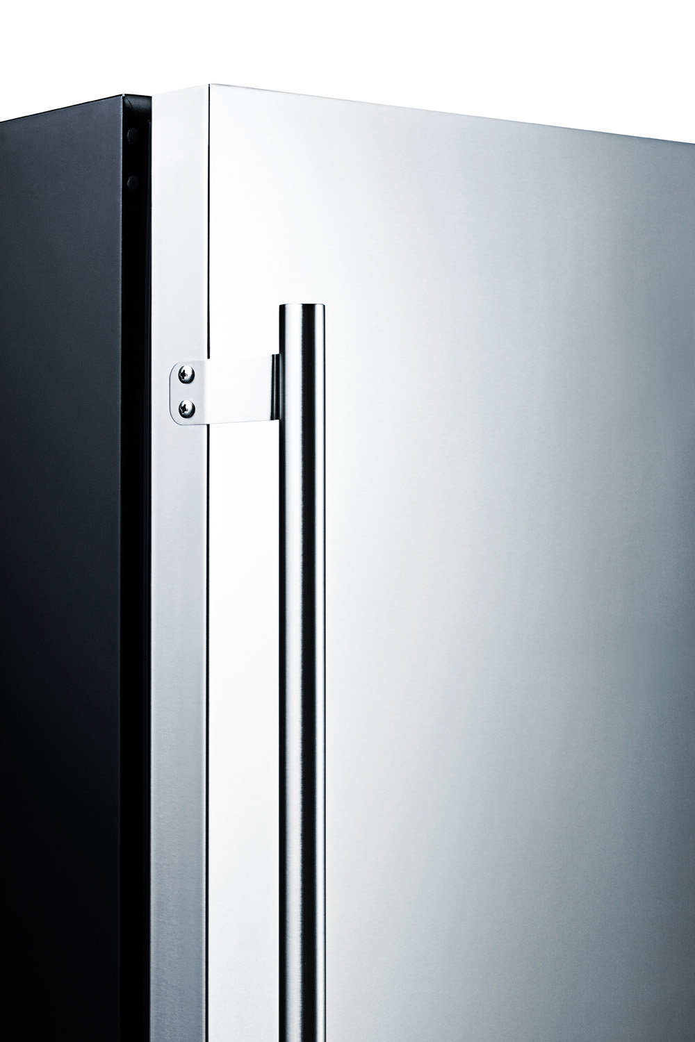 Built-in undercounter all-refrigerator, frost-free w/stainless steel exterior, lock, and digital thermostat
